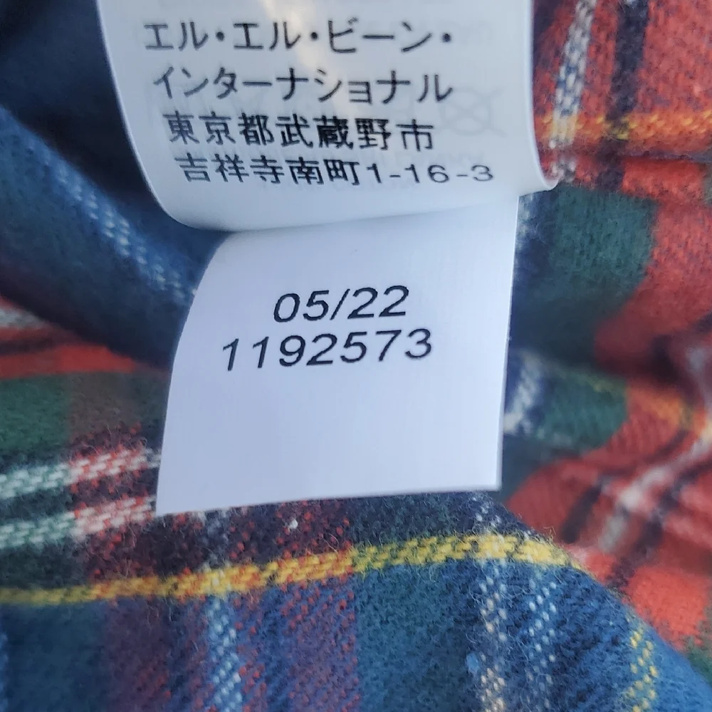 L.L. Bean Men's Casual Blue and Red Plaid Shirt - Picture 8 of 11